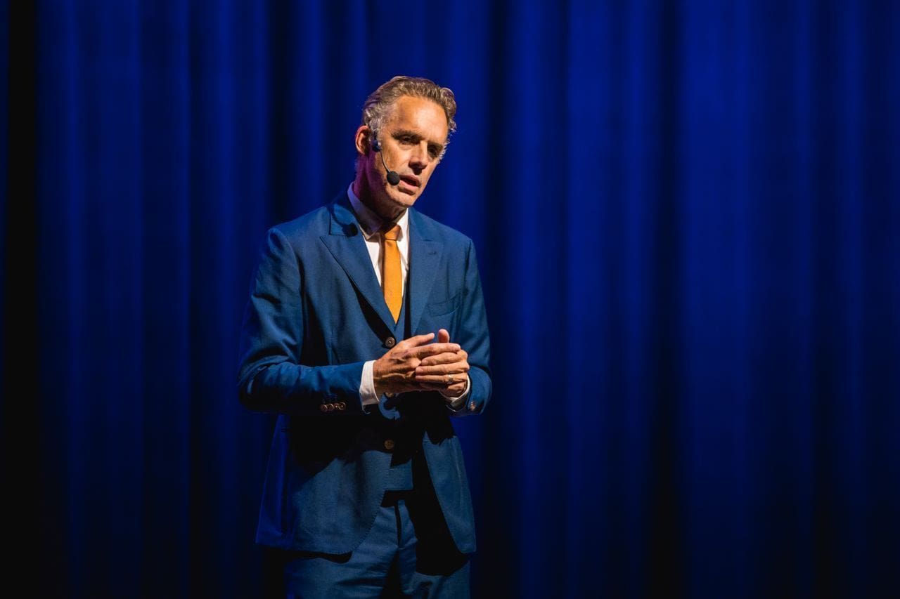 Jordan Peterson Advocates for Transition from Traditional Banks to Bitcoin